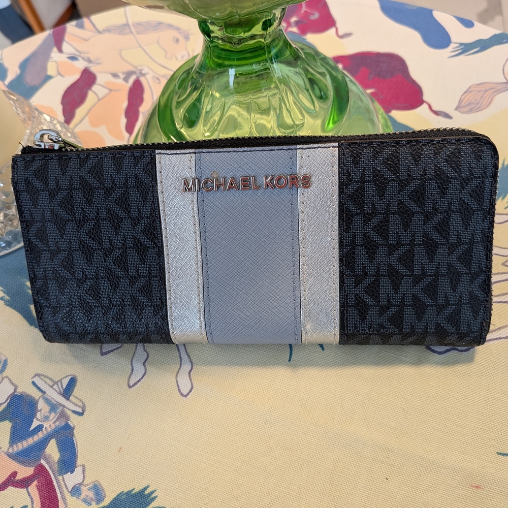Michael Kors Navy and Silver Logo Wallet Authentic